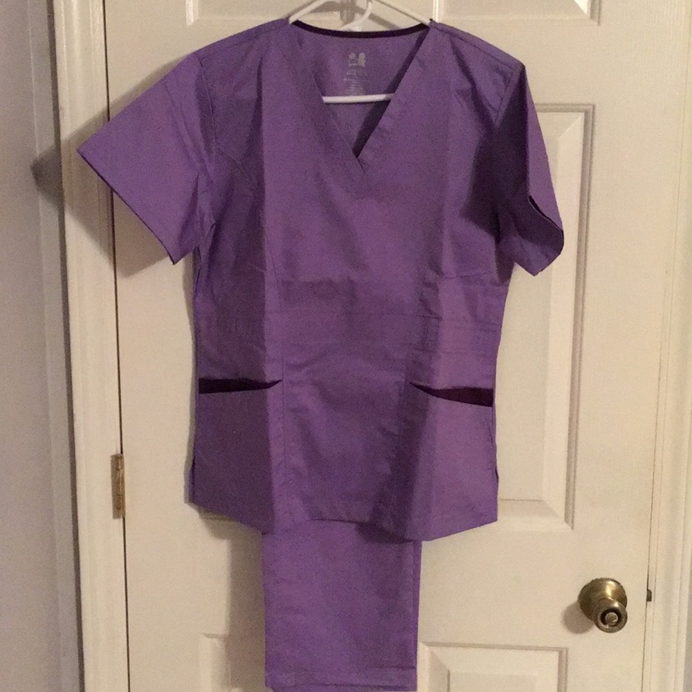 Women’s scrubs